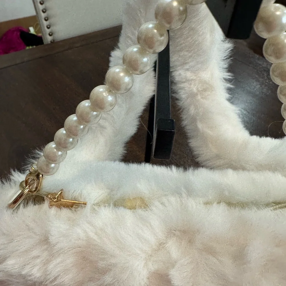Elegant Pearl Handle Faux Fur Bag - Picture 5 of 14